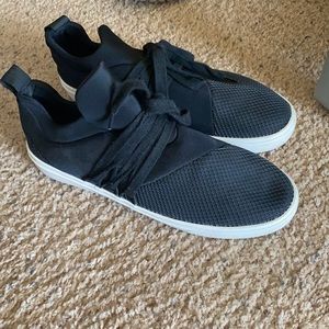 Steve Madden Sneakers ‼️